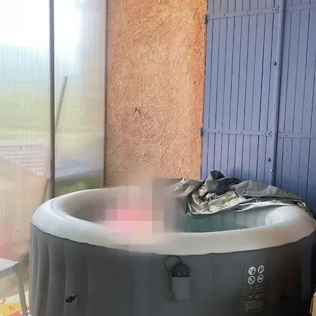 T3 Avec Jacuzzi Et Terrasse 別荘